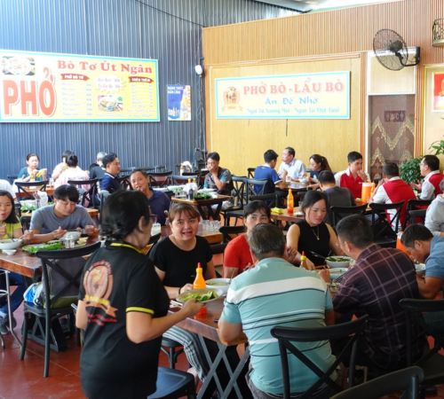 Phở Bò Tơ Út Ngân Song Hành, Hóc Môn