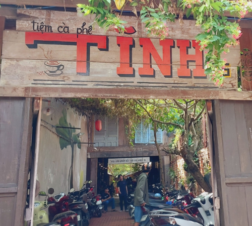 Tiệm Cà Phê Tĩnh - Góc Sài Gòn Xưa Bình Dị Giữa Lòng Hóc Môn, TPHCM