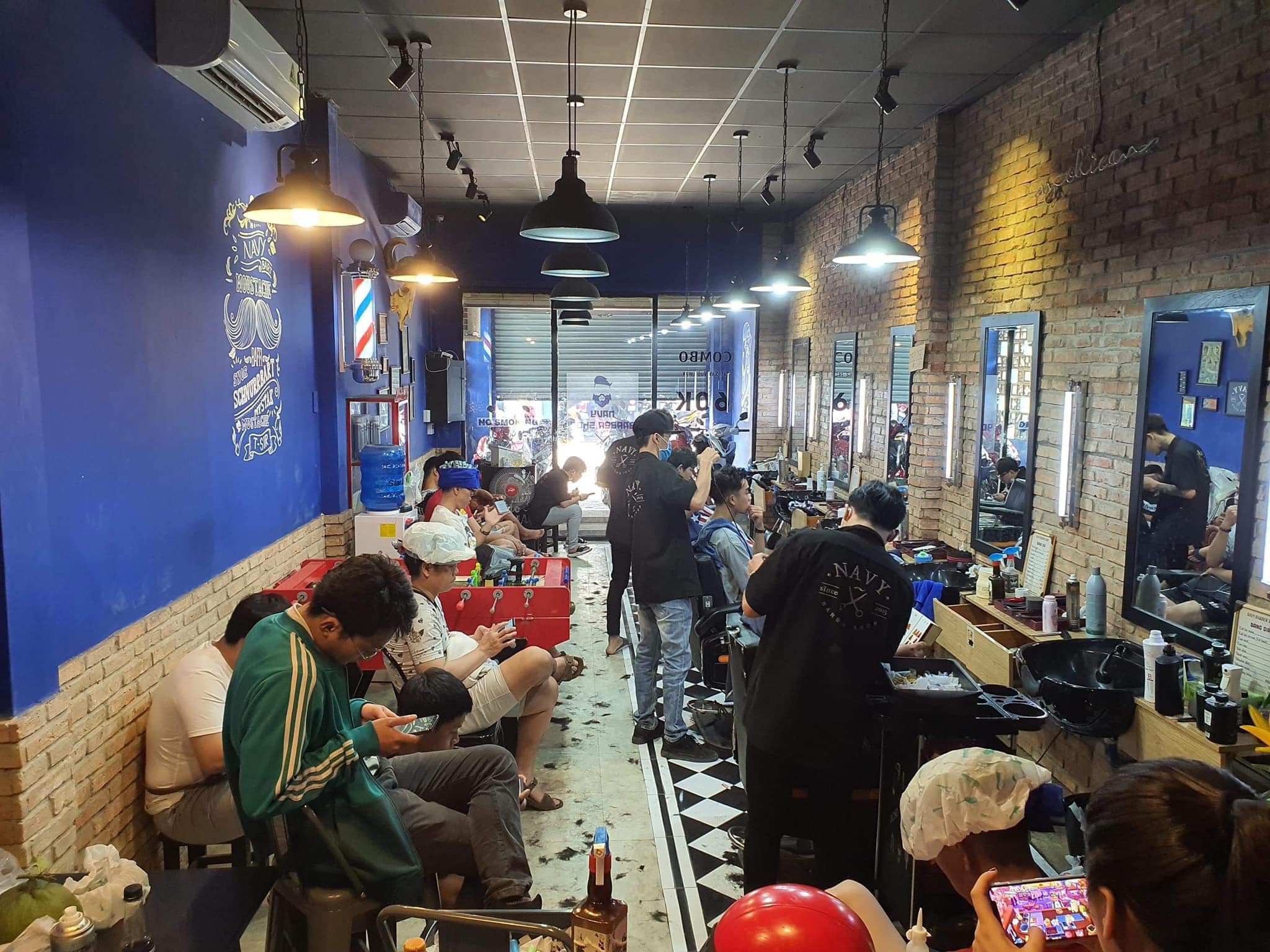 không gian navy barber shop